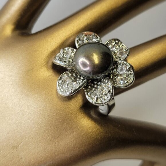 Genuine Grey Pearl and Swaroski Flower Ring Size 5.5 - Picture 4 of 12